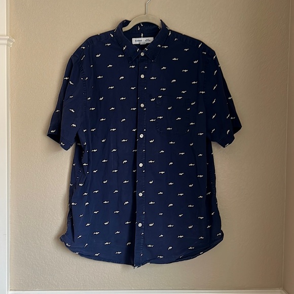 Men’s Shark button up shirt - Picture 2 of 6